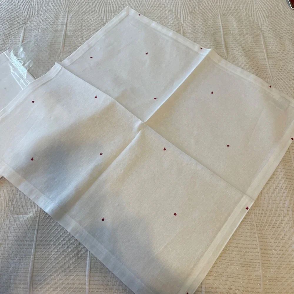 Set‎ of 8 Garnet Hill Red Dot Dinner Napkins 22 x 22  Retail @ $120
